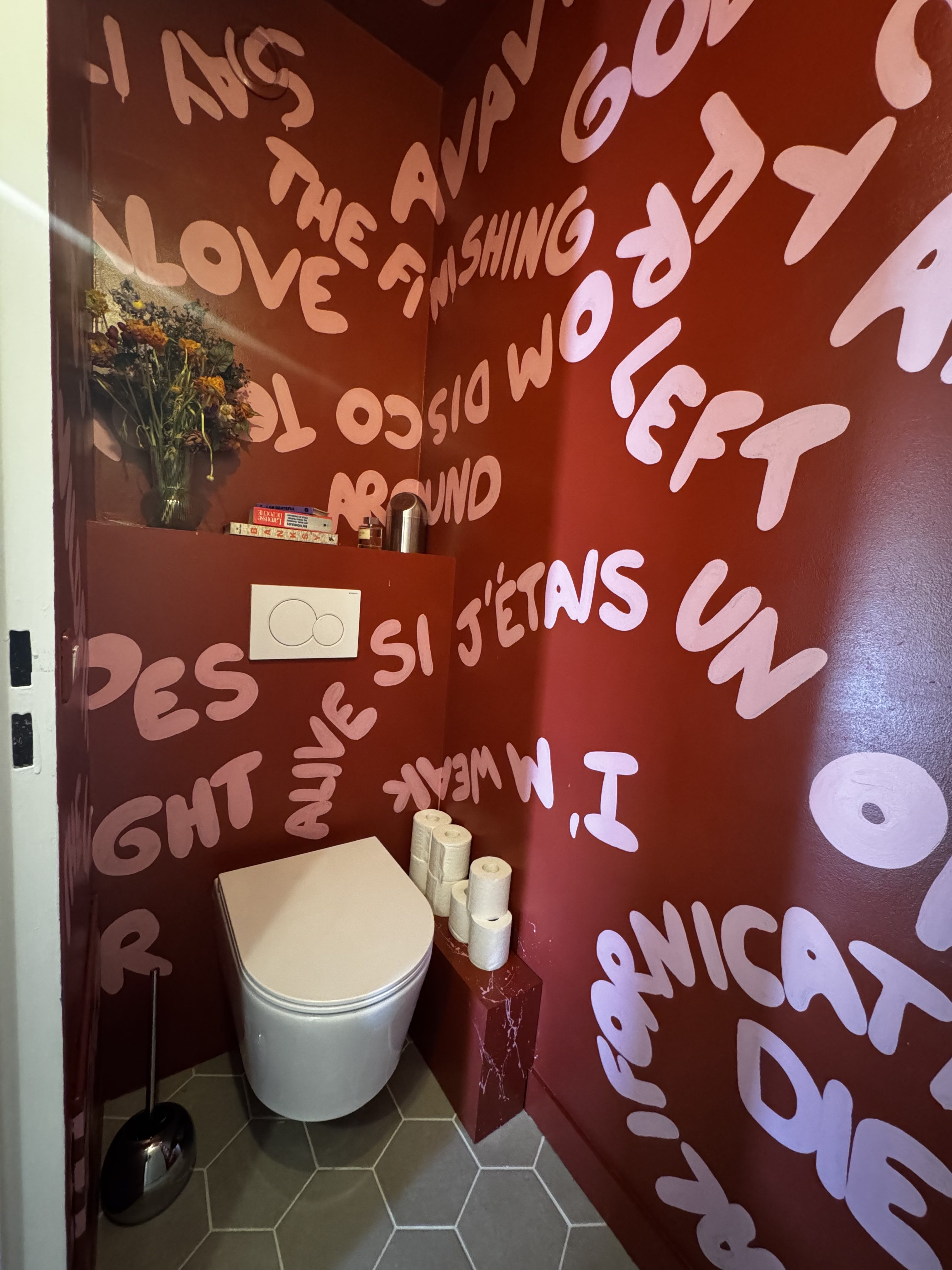 LES TOILETTES